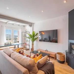 Chalet Beautifully Renovated 4 Bedroom + Kid's, Sierra Nevada